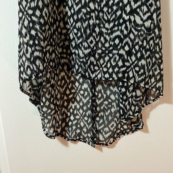 Black and white sheer razorback top - Picture 2 of 4
